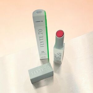 Flute.70 Cherry Pie Lipstick - Vibrant